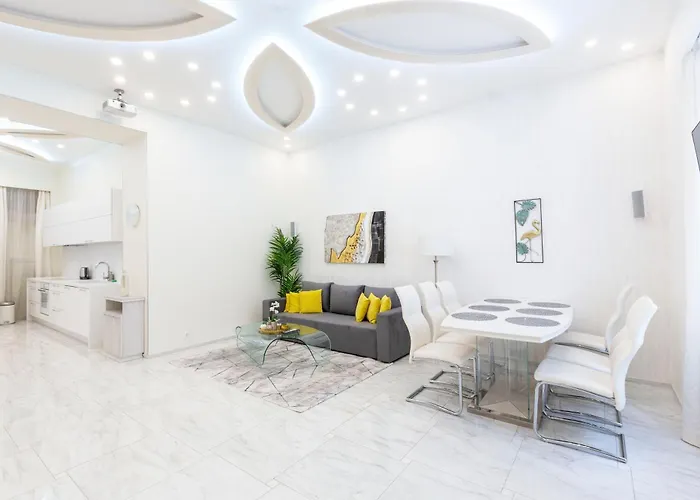 Luxurious Next To The Danube River Διαμέρισμα