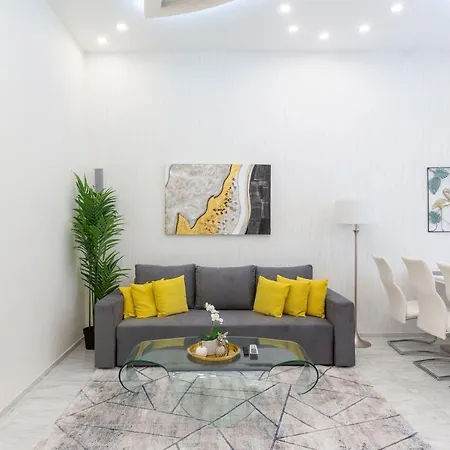 Luxurious Next To The Danube River *