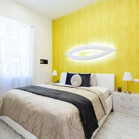 Luxurious Next To The Danube River Budapest