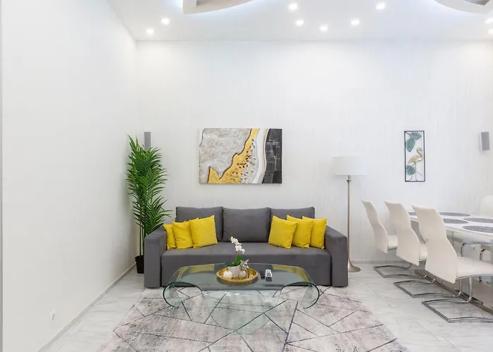 Luxurious Next To The Danube River *
